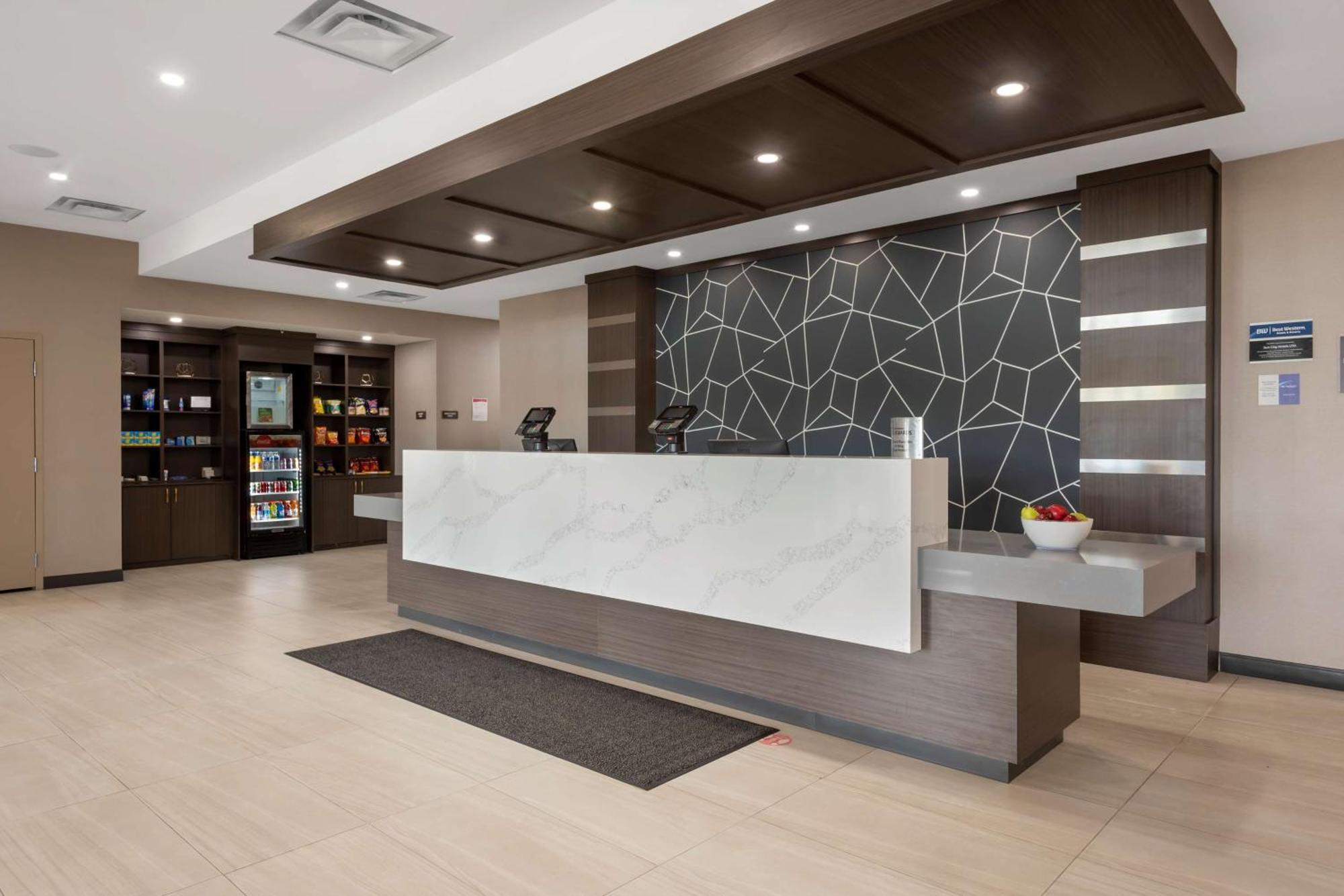 Best Western Premier Executive Residency Medicine Hat Exterior foto